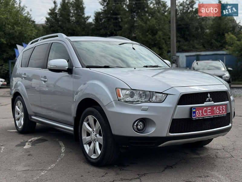 Внедорожник / Кроссовер Mitsubishi Outlander 2010 в Дубно