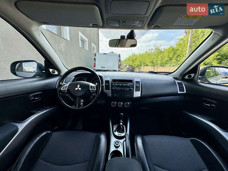 Внедорожник / Кроссовер Mitsubishi Outlander 2010 в Дубно