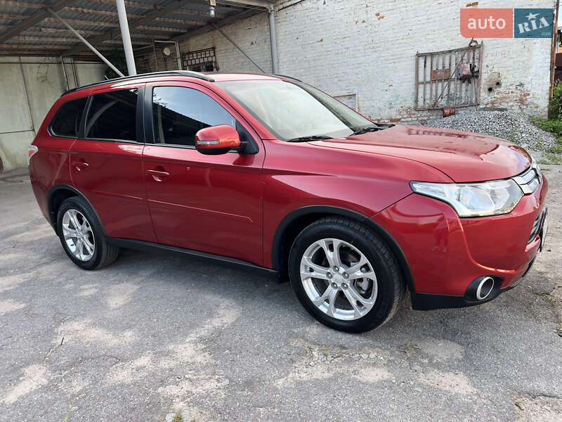 Позашляховик / Кросовер Mitsubishi Outlander 2014 в Житомирі