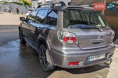 Внедорожник / Кроссовер Mitsubishi Outlander 2005 в  фото 11 Внедорожник / Кроссовер Mitsubishi Outlander 2005 в