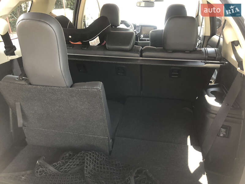 Позашляховик / Кросовер Mitsubishi Outlander 2019 в Одесі