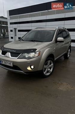 Внедорожник / Кроссовер Mitsubishi Outlander 2008 в Вараше
