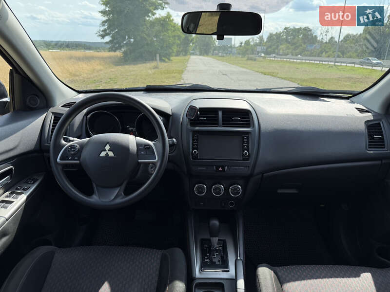 Внедорожник / Кроссовер Mitsubishi Outlander 2018 в Киеве