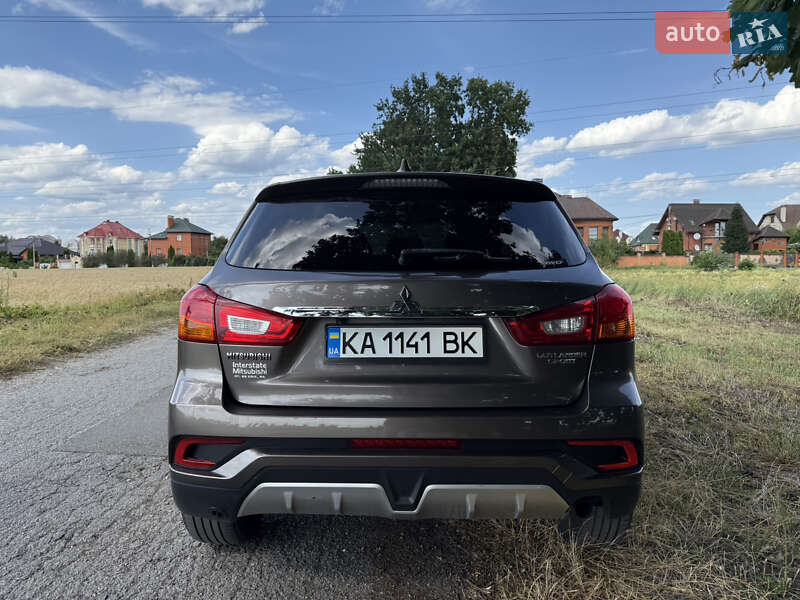 Внедорожник / Кроссовер Mitsubishi Outlander 2018 в Киеве
