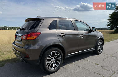 Внедорожник / Кроссовер Mitsubishi Outlander 2018 в 