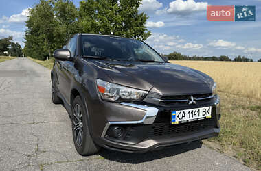Внедорожник / Кроссовер Mitsubishi Outlander 2018 в 