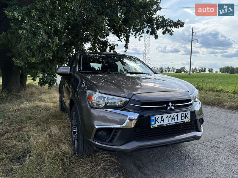 Внедорожник / Кроссовер Mitsubishi Outlander 2018 в Киеве