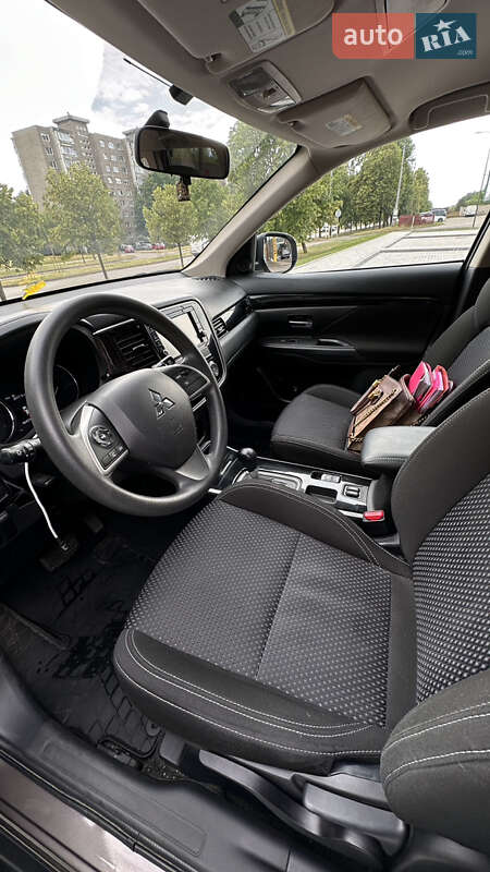 Внедорожник / Кроссовер Mitsubishi Outlander 2018 в Днепре