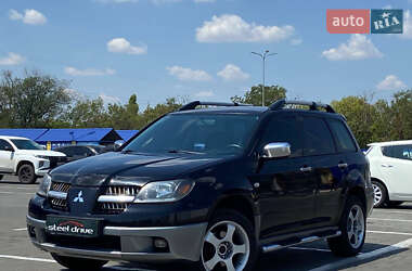 Позашляховик / Кросовер Mitsubishi Outlander 2004 в Миколаєві