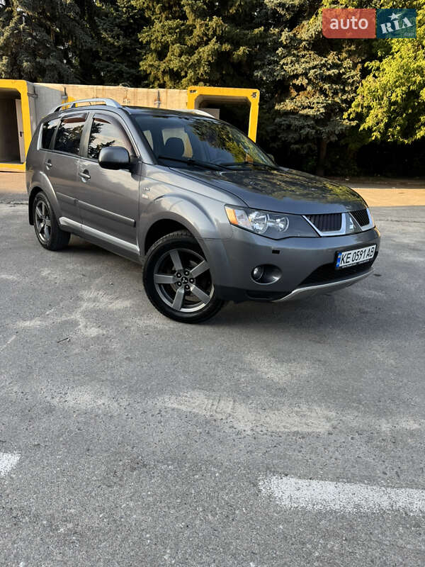 Внедорожник / Кроссовер Mitsubishi Outlander 2007 в 