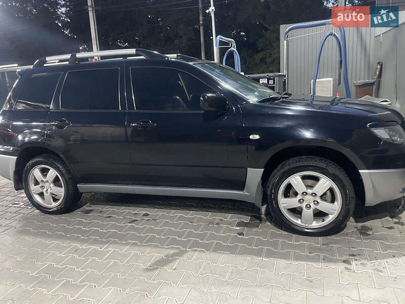 Позашляховик / Кросовер Mitsubishi Outlander 2004 в Одесі