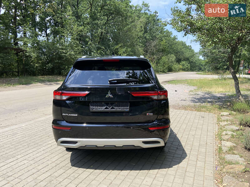 Позашляховик / Кросовер Mitsubishi Outlander 2022 в Умані