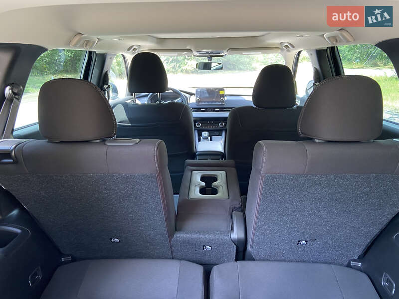 Позашляховик / Кросовер Mitsubishi Outlander 2022 в Умані