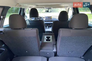 Внедорожник / Кроссовер Mitsubishi Outlander 2022 в 