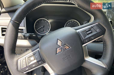 Внедорожник / Кроссовер Mitsubishi Outlander 2022 в 
