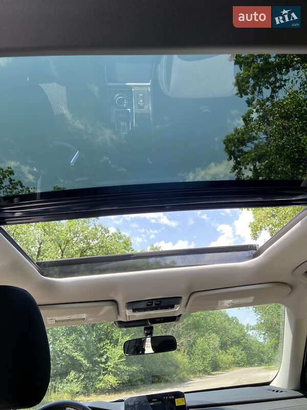 Позашляховик / Кросовер Mitsubishi Outlander 2022 в Умані