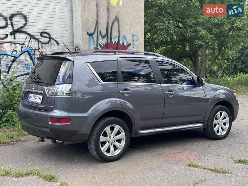 Внедорожник / Кроссовер Mitsubishi Outlander 2011 в Полтаве