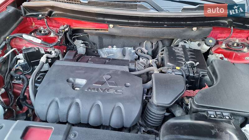 Внедорожник / Кроссовер Mitsubishi Outlander 2018 в Ровно