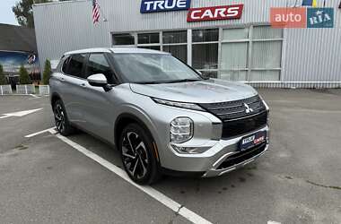 Позашляховик / Кросовер Mitsubishi Outlander 2023 в Києві