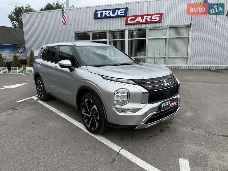 Mitsubishi Outlander 2023