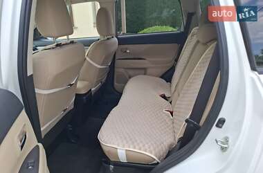 Внедорожник / Кроссовер Mitsubishi Outlander 2016 в 