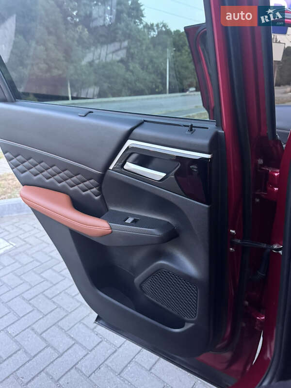 Позашляховик / Кросовер Mitsubishi Outlander 2022 в Івано-Франківську