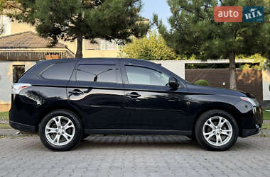 Позашляховик / Кросовер Mitsubishi Outlander 2013 в Одесі