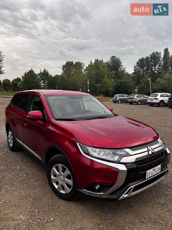 Позашляховик / Кросовер Mitsubishi Outlander 2022 в Вінниці