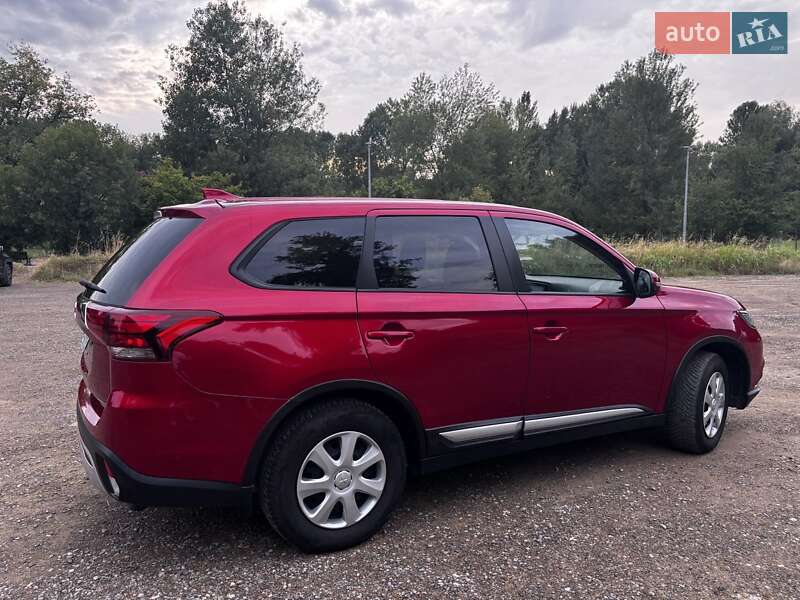 Позашляховик / Кросовер Mitsubishi Outlander 2022 в Вінниці