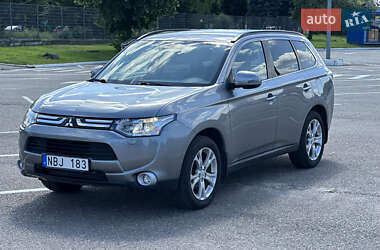 Внедорожник / Кроссовер Mitsubishi Outlander 2012 в Житомире