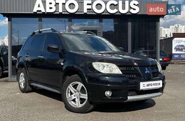 Позашляховик / Кросовер Mitsubishi Outlander 2006 в Києві