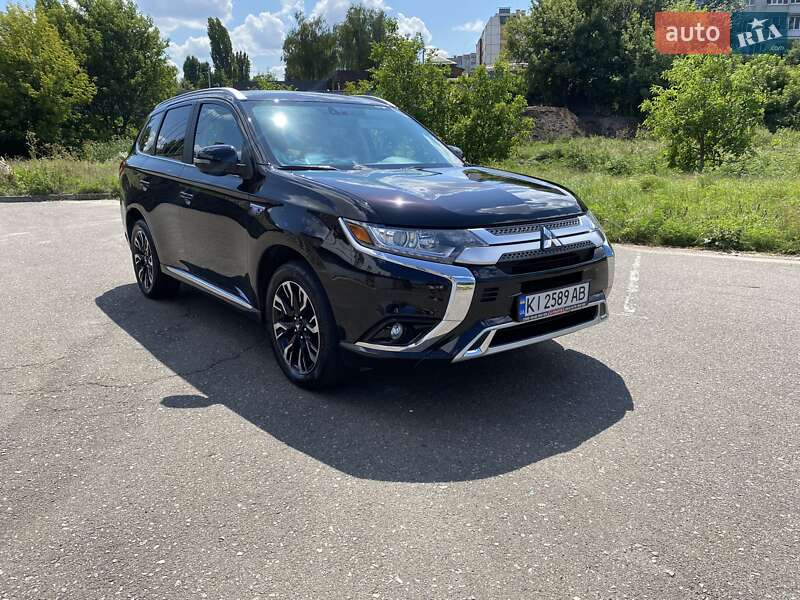 Позашляховик / Кросовер Mitsubishi Outlander 2018 в Білій Церкві