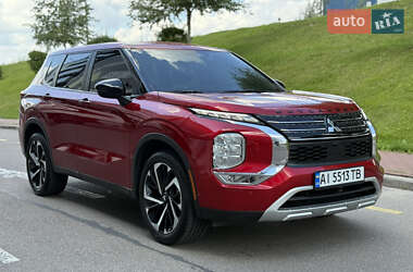 Позашляховик / Кросовер Mitsubishi Outlander 2022 в Києві