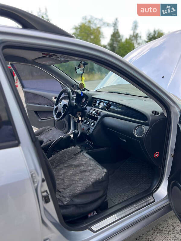 Позашляховик / Кросовер Mitsubishi Outlander 2003 в Дрогобичі фото 4 Позашляховик / Кросовер Mitsubishi Outlander 2003 в Дрогобичі