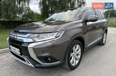 Позашляховик / Кросовер Mitsubishi Outlander 2019 в Тернополі