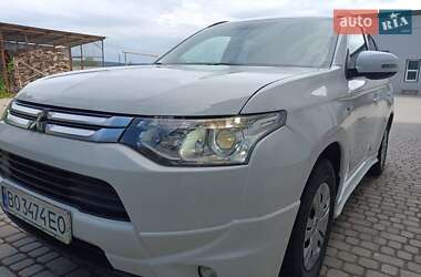 Позашляховик / Кросовер Mitsubishi Outlander 2014 в Чорткові