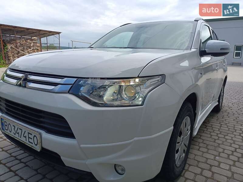Позашляховик / Кросовер Mitsubishi Outlander 2014 в Чорткові фото 3 Позашляховик / Кросовер Mitsubishi Outlander 2014 в Чорткові