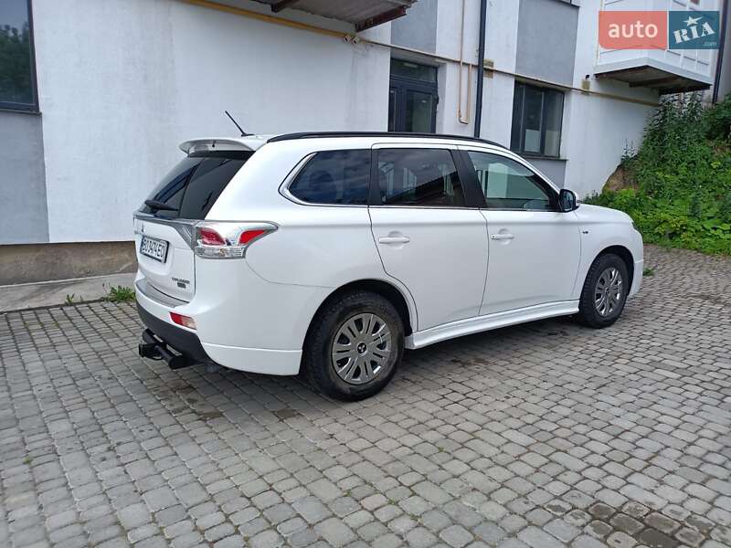 Позашляховик / Кросовер Mitsubishi Outlander 2014 в Чорткові фото 8 Позашляховик / Кросовер Mitsubishi Outlander 2014 в Чорткові