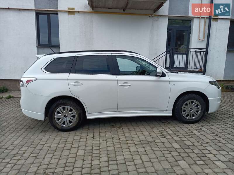 Позашляховик / Кросовер Mitsubishi Outlander 2014 в Чорткові фото 18 Позашляховик / Кросовер Mitsubishi Outlander 2014 в Чорткові