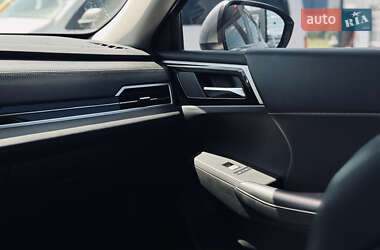 Внедорожник / Кроссовер Mitsubishi Outlander 2022 в 