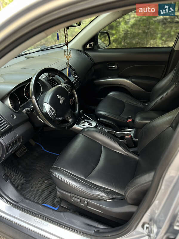 Внедорожник / Кроссовер Mitsubishi Outlander 2009 в Ахтырке