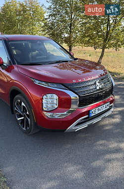 Внедорожник / Кроссовер Mitsubishi Outlander 2023 в 