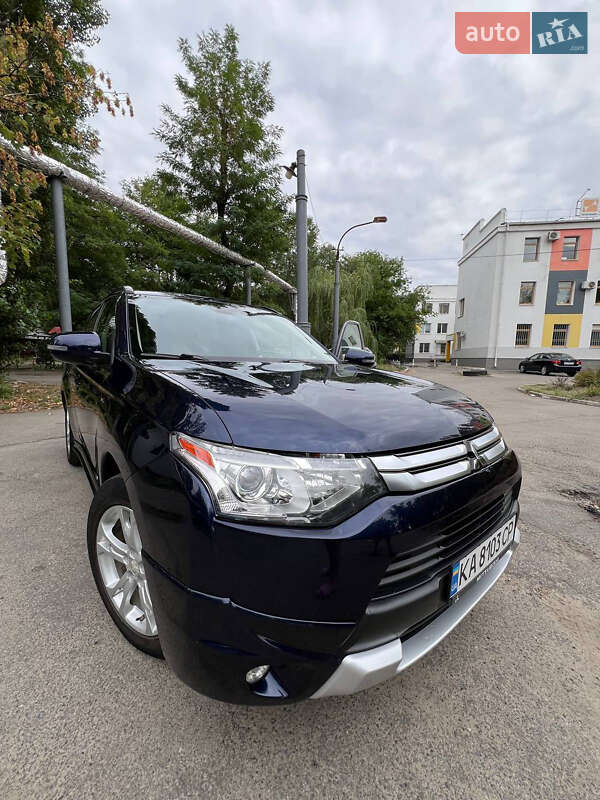 Mitsubishi Outlander 2013