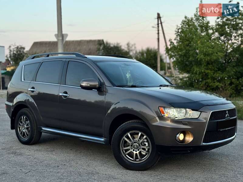 Mitsubishi Outlander 2011