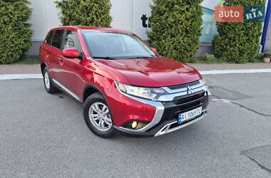 Позашляховик / Кросовер Mitsubishi Outlander 2020 в Києві