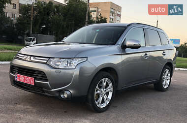 Внедорожник / Кроссовер Mitsubishi Outlander 2013 в Ровно