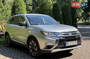 Позашляховик / Кросовер Mitsubishi Outlander 2018 в Львові