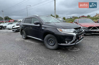 Внедорожник / Кроссовер Mitsubishi Outlander 2018 в Львове