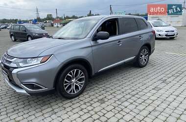 Внедорожник / Кроссовер Mitsubishi Outlander 2017 в Черновцах