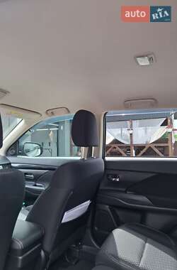 Внедорожник / Кроссовер Mitsubishi Outlander 2020 в 